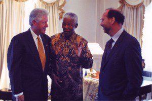 国連子ども特別総会で、ビル・クリントン、ネルソン・マンデラと、ニューヨーク、2002年（写真提供：UNAIDS）