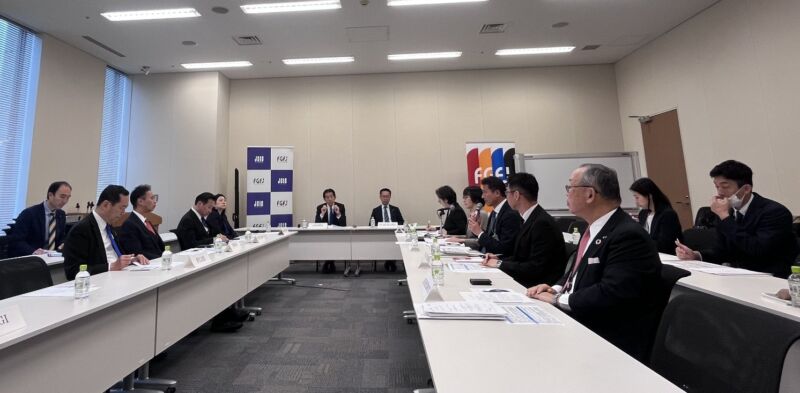 Image for the Tweet beginning: 今朝、グローバルファンド日本委員会の議員タスクフォース会合を開催、超党派の国会議員メンバーと関係者が、三大感染症（#エイズ、#結核、#マラリア）の終息を目指すグローバルンファンド@GlobalFundの直近の増資（国際社会から感染症対策に必要とされる資金の調達）結果を振り返りました。グローバル 